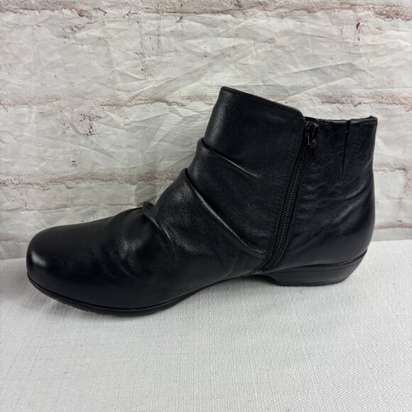 Walking Cradles Women's 10.5 WW Esme Black Leather Ruched Ankle Booties - Picture 8 of 9